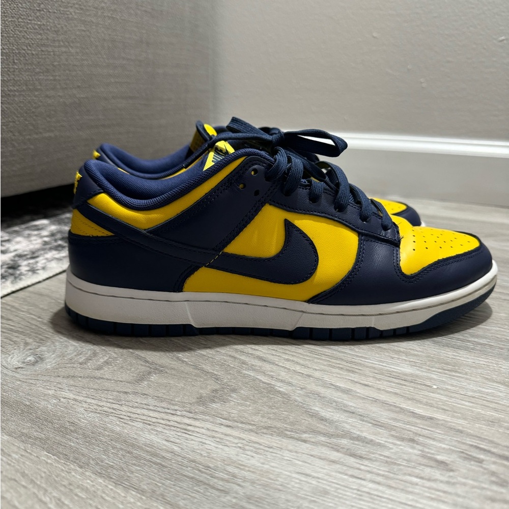 Nike Dunk Low ‘Michigan’